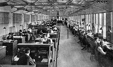 customer-departement - Waltham Watch Company - cca 1900